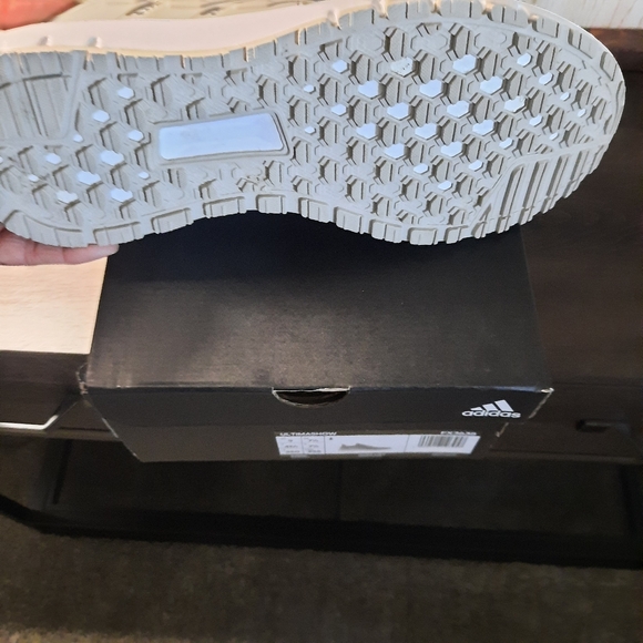 Addidas - Picture 4 of 4